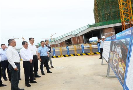 柳州市委書記吳煒、市長(zhǎng)張壯到第十二分公司項(xiàng)目調(diào)研指導(dǎo)